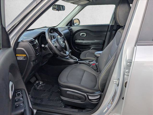 Used 2016 Kia Soul + FWD image 14