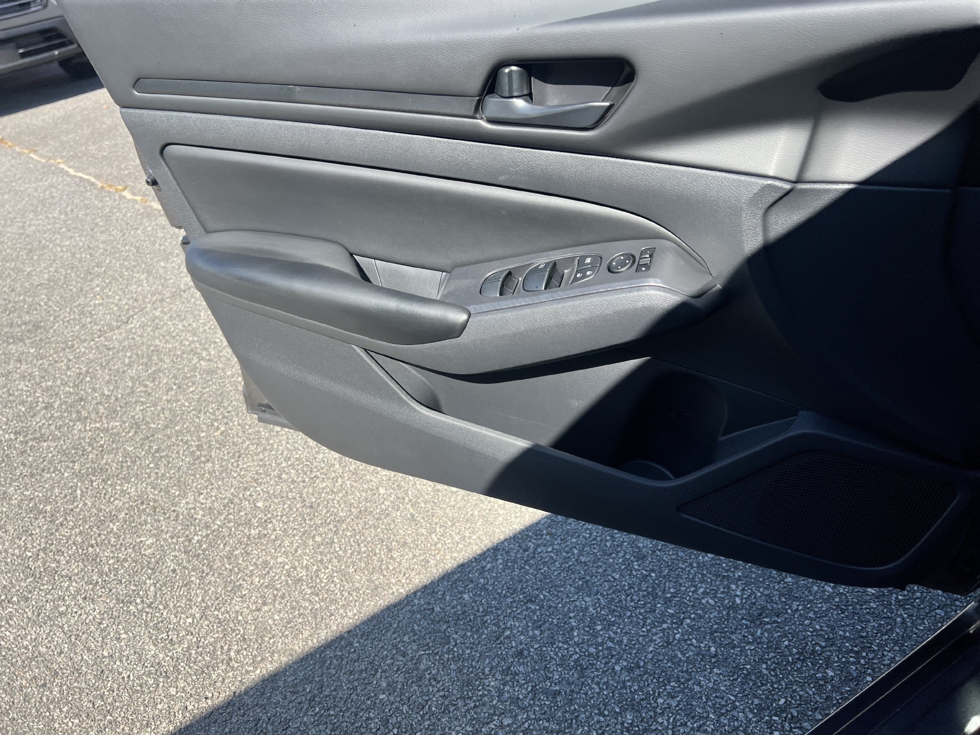 Certified 2025 Nissan Altima 2.5 S FWD image 15