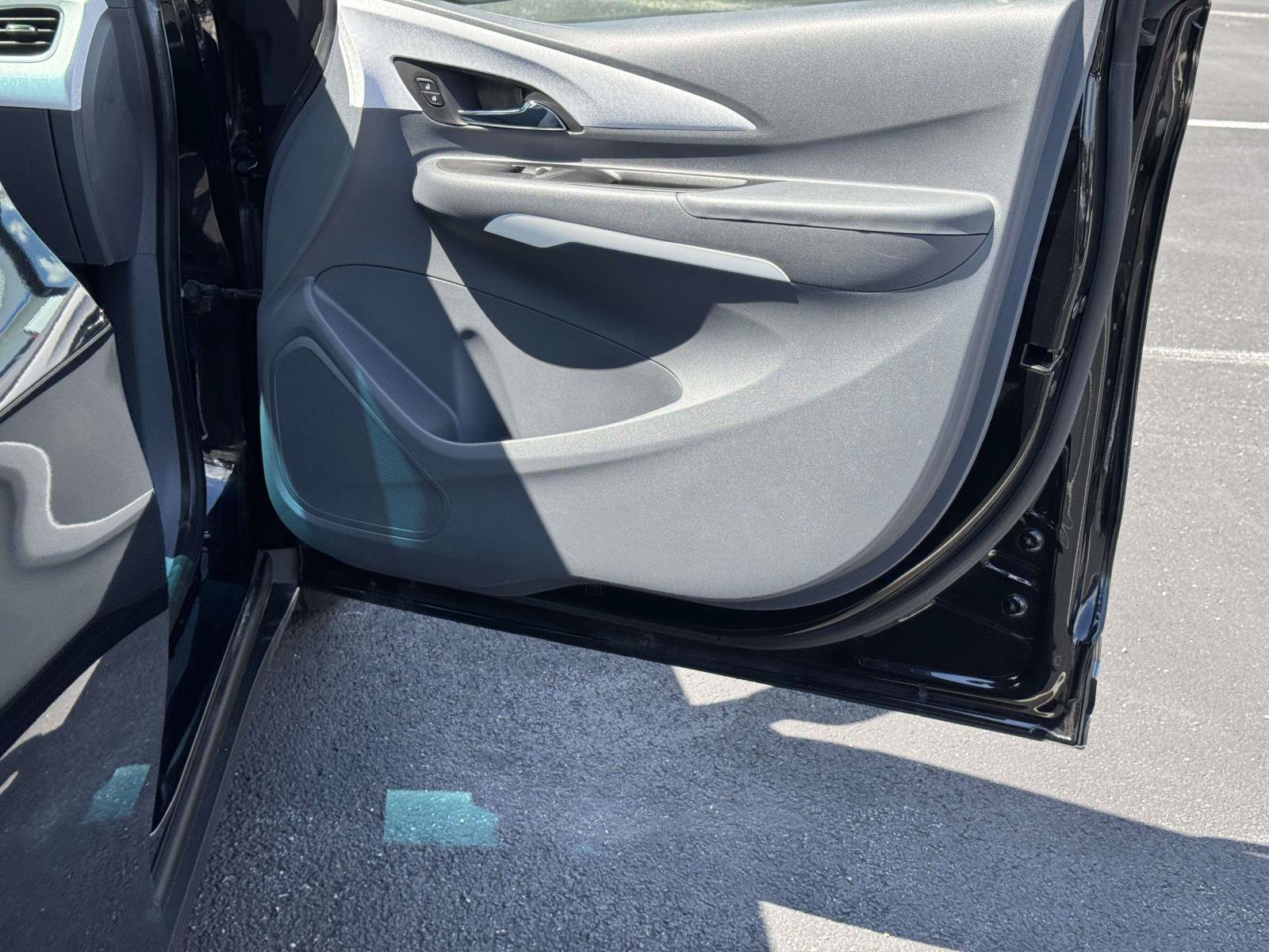 Used 2018 Chevrolet Bolt LT FWD image 14