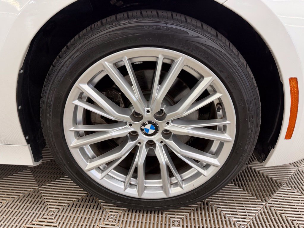 Used 2023 BMW 330i Sedan w/ Driving Assistance Package RWD image 10