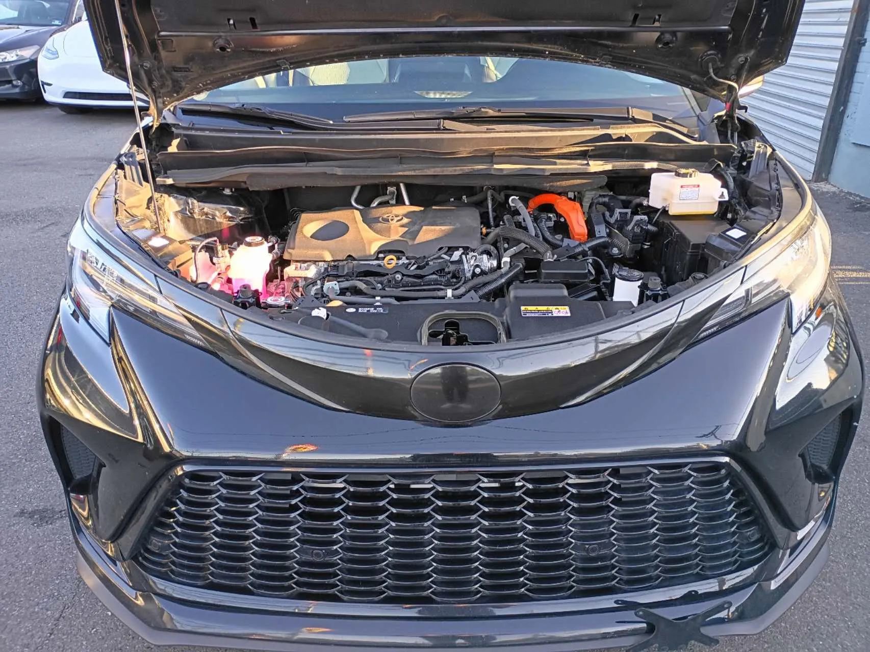 Used 2022 Toyota Sienna XSE AWD/4WD image 2