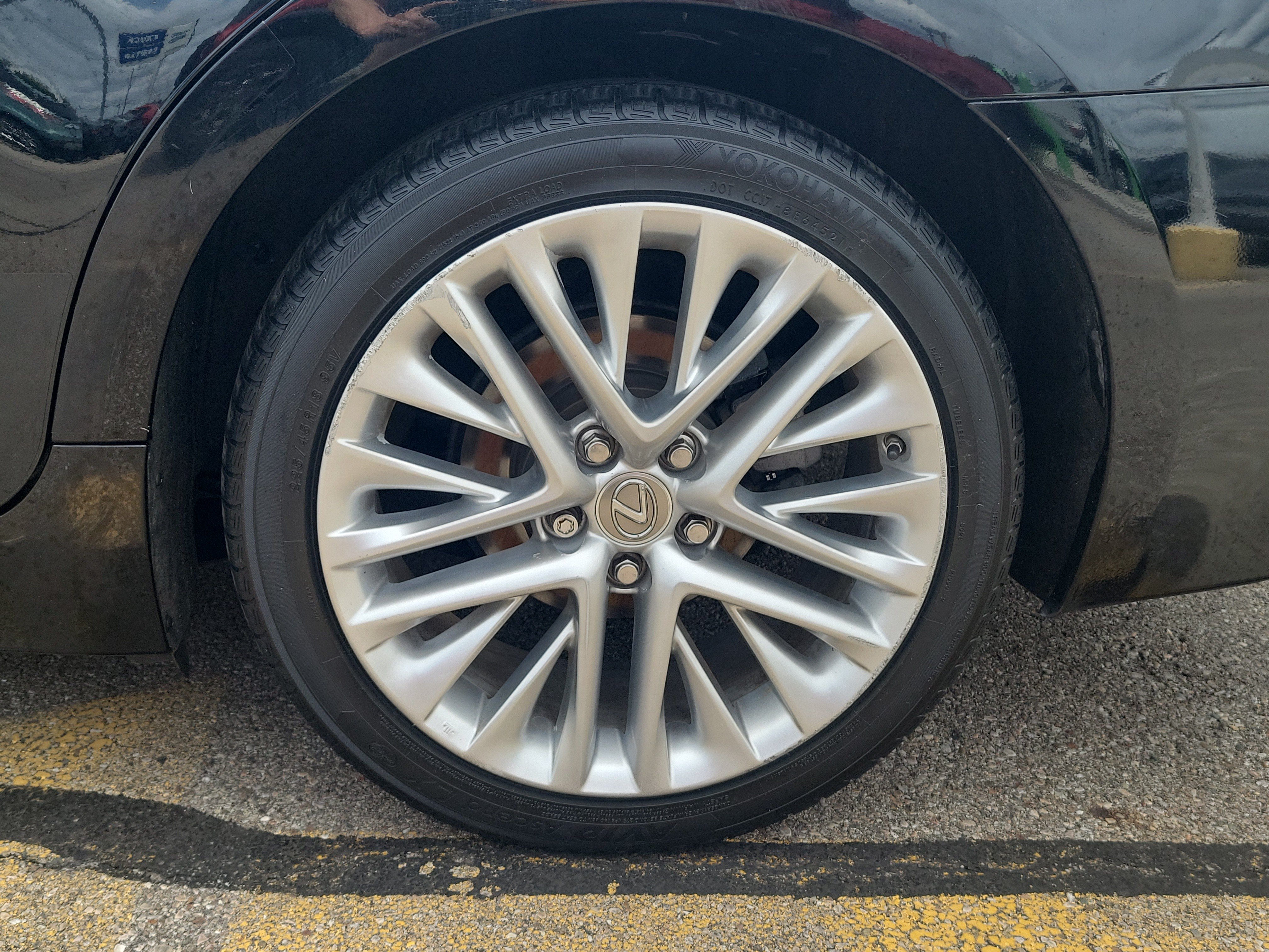 Used 2018 Lexus ES 350 w/ Luxury Package w/Wood Trim FWD image 5