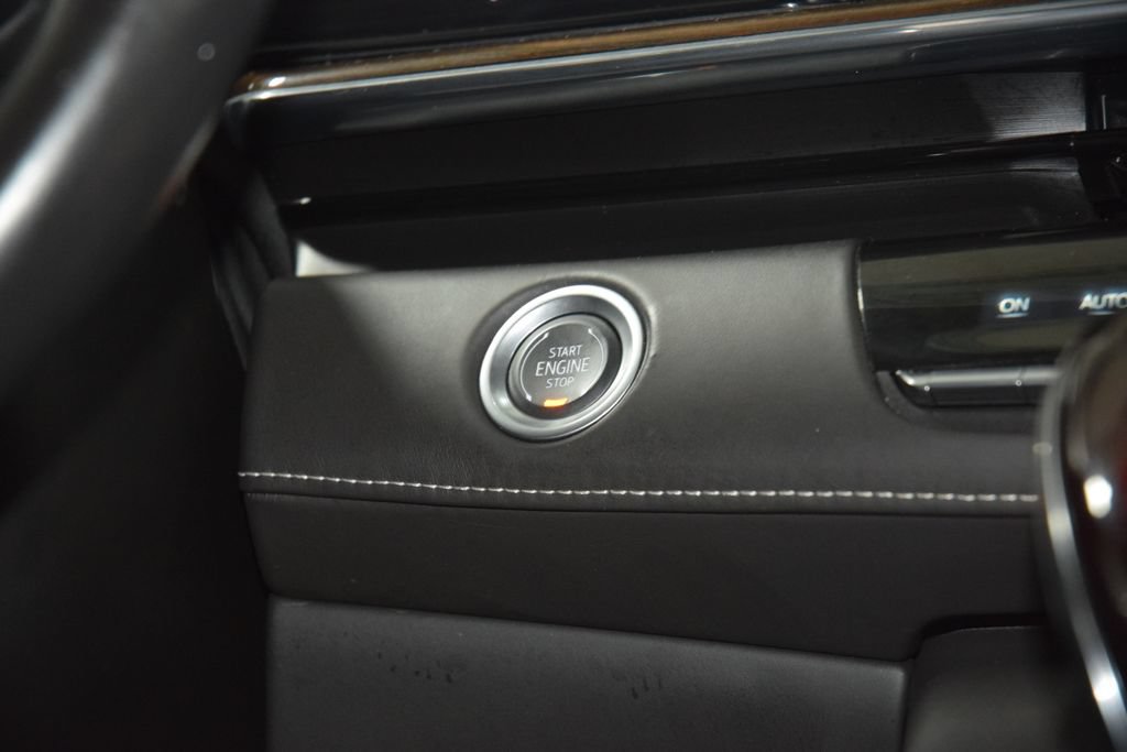 Used 2024 Cadillac Escalade ESV Premium Luxury Platinum AWD/4WD image 34