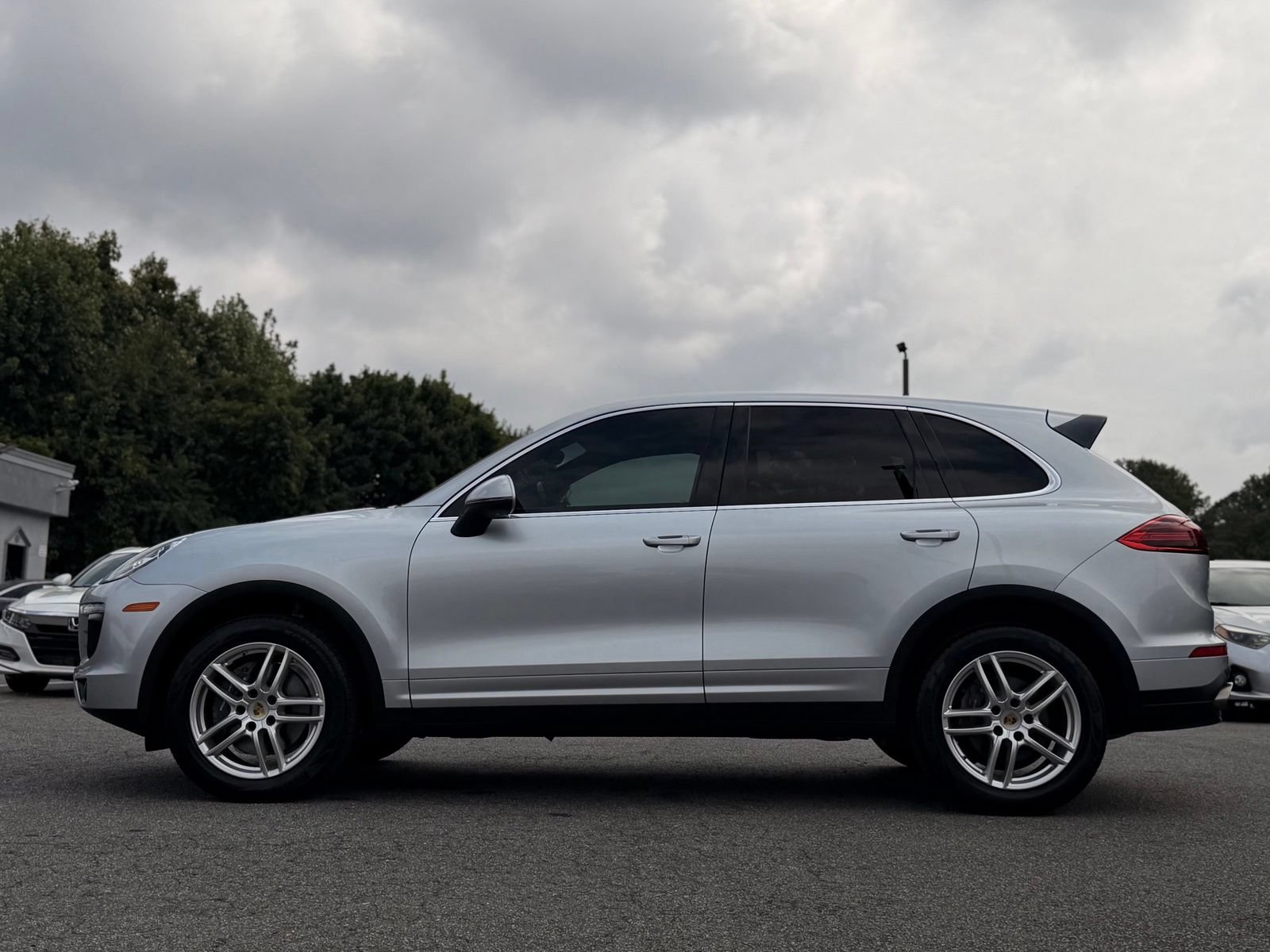Used 2018 Porsche Cayenne AWD/4WD image 2