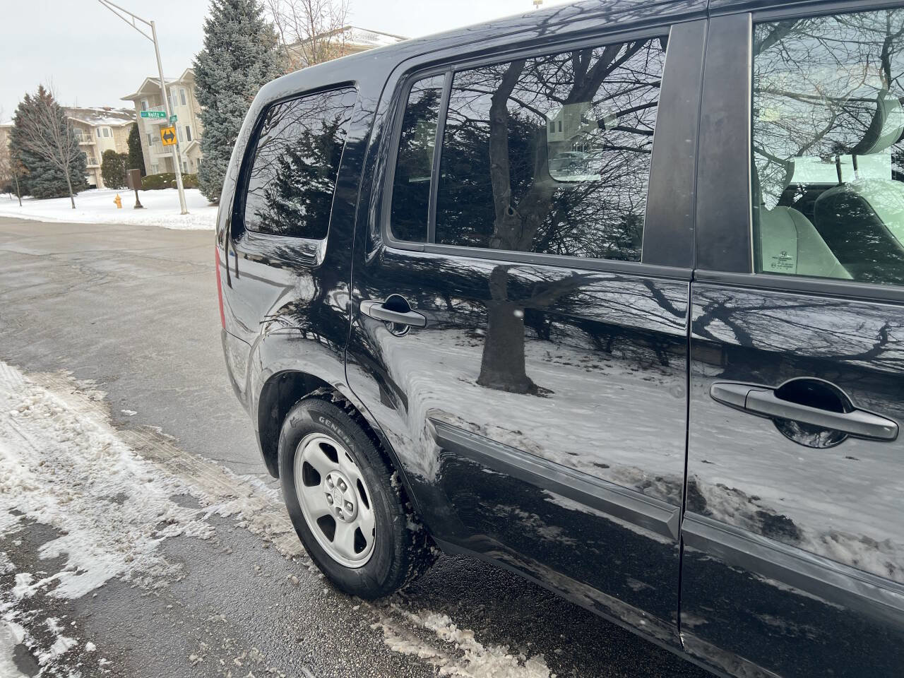 Used 2015 Honda Pilot LX image 10