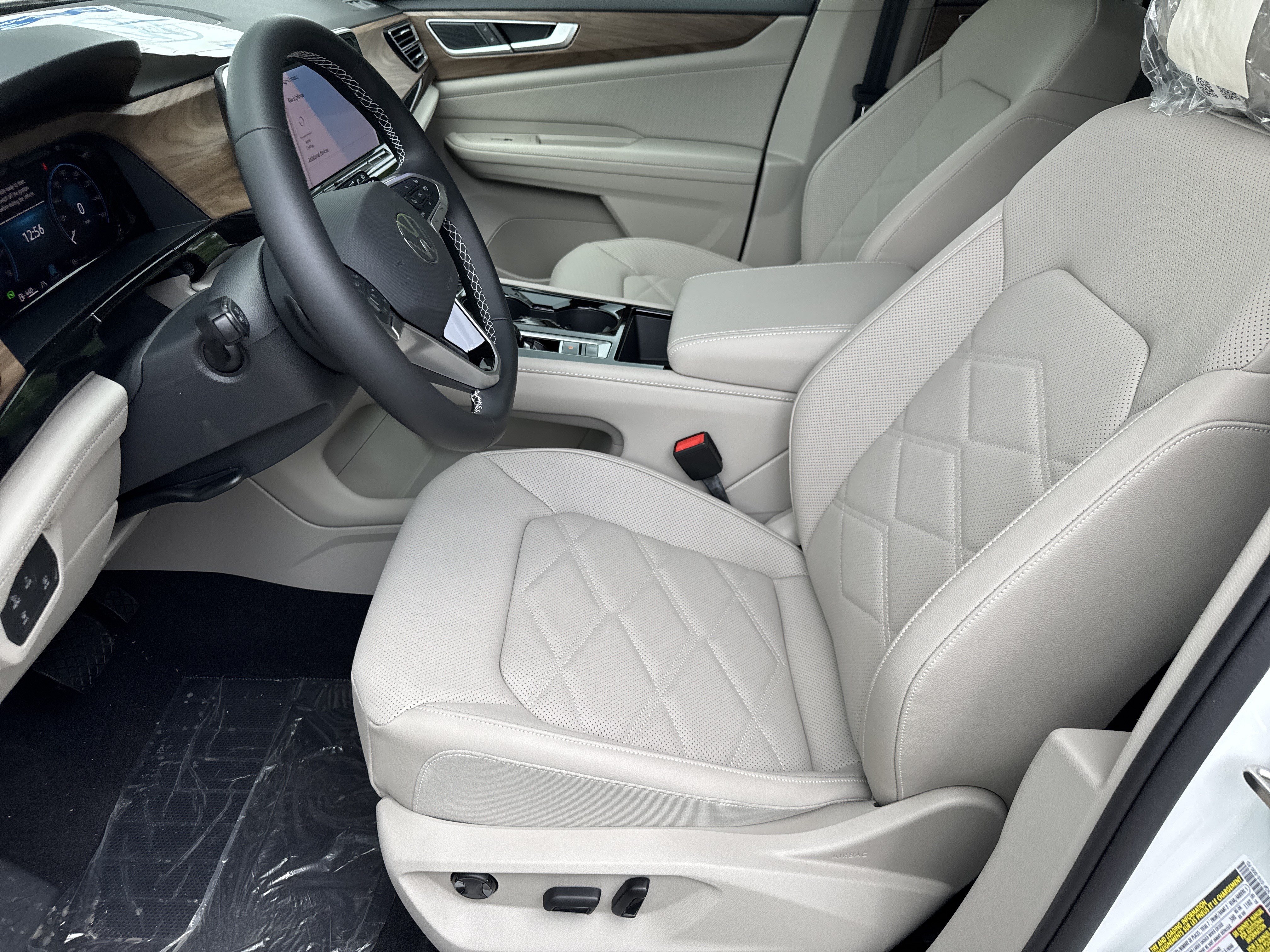New 2026 Volkswagen Atlas SE FWD image 5