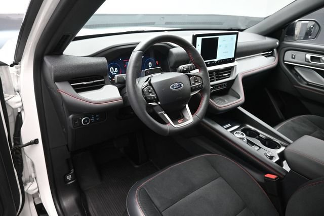 Certified 2025 Ford Explorer ST AWD/4WD image 9