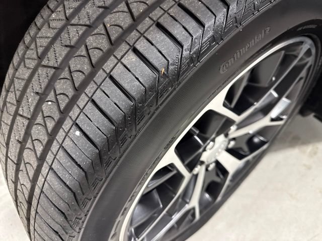 Used 2023 Jeep Grand Cherokee Summit AWD/4WD image 8
