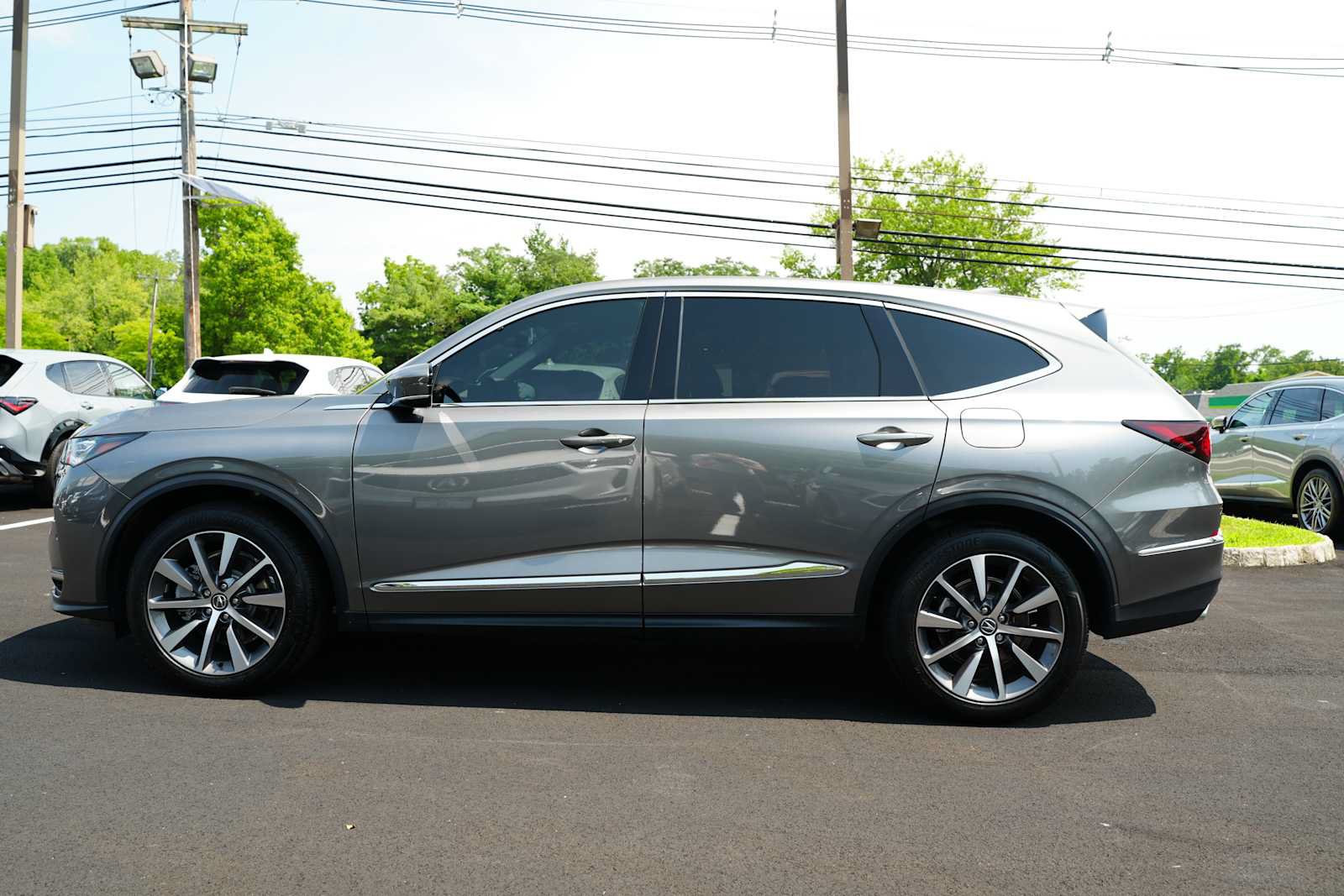 Certified 2026 Acura MDX w/ Technology Package AWD/4WD image 4