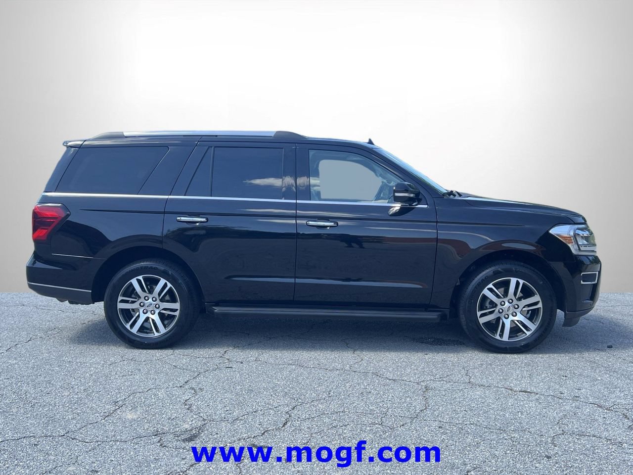 Used 2024 Ford Expedition Limited AWD/4WD image 28