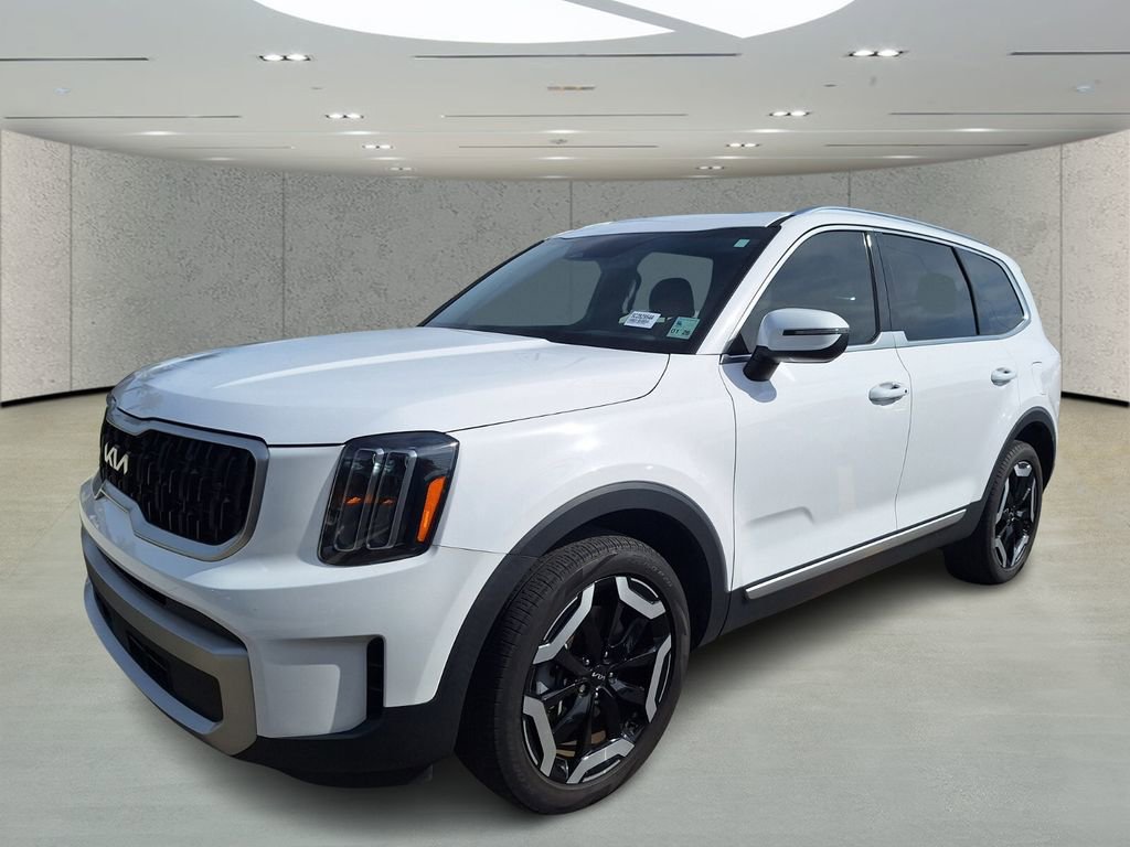 Used 2024 Kia Telluride EX w/ EX Captain's Chair Package