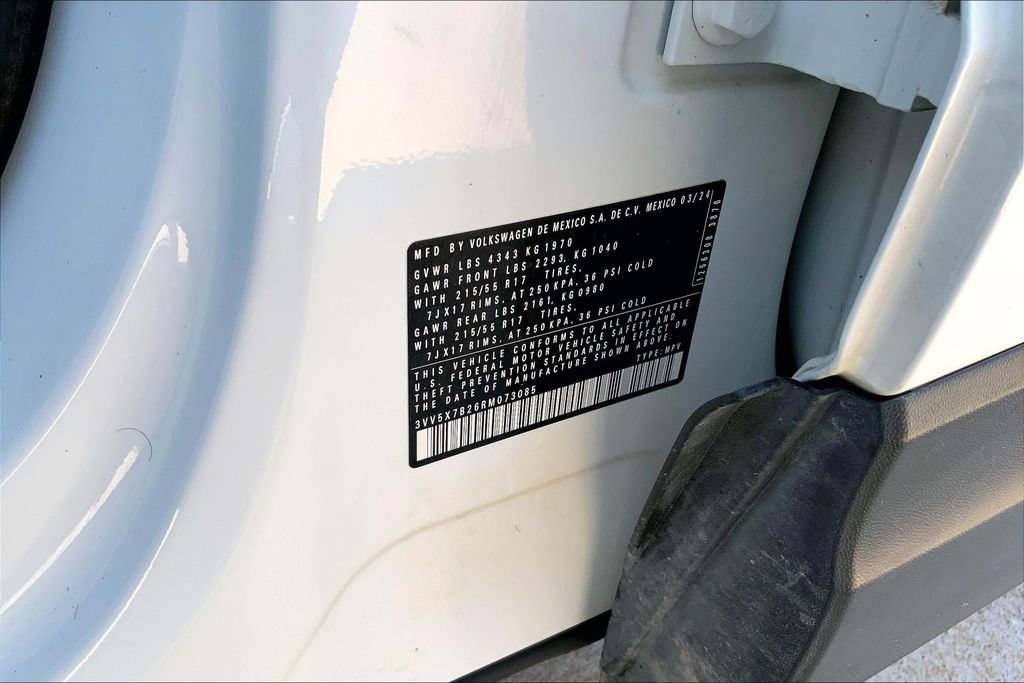 Used 2024 Volkswagen Taos S w/ MDO Package FWD image 32
