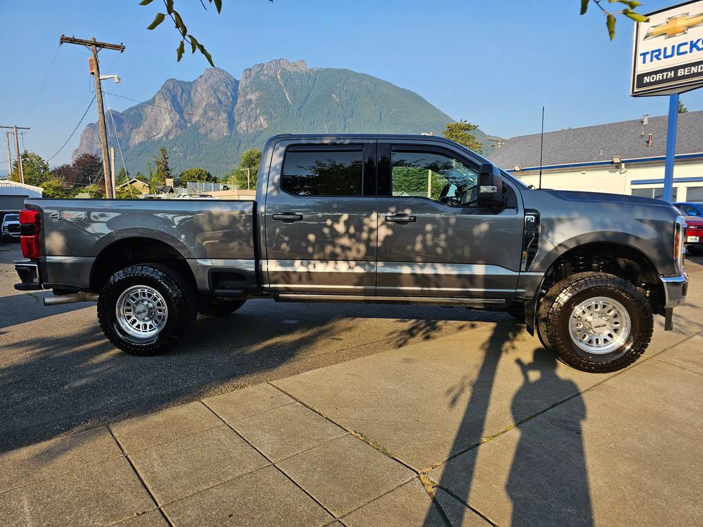 Used 2026 Ford F350 Lariat AWD/4WD image 4