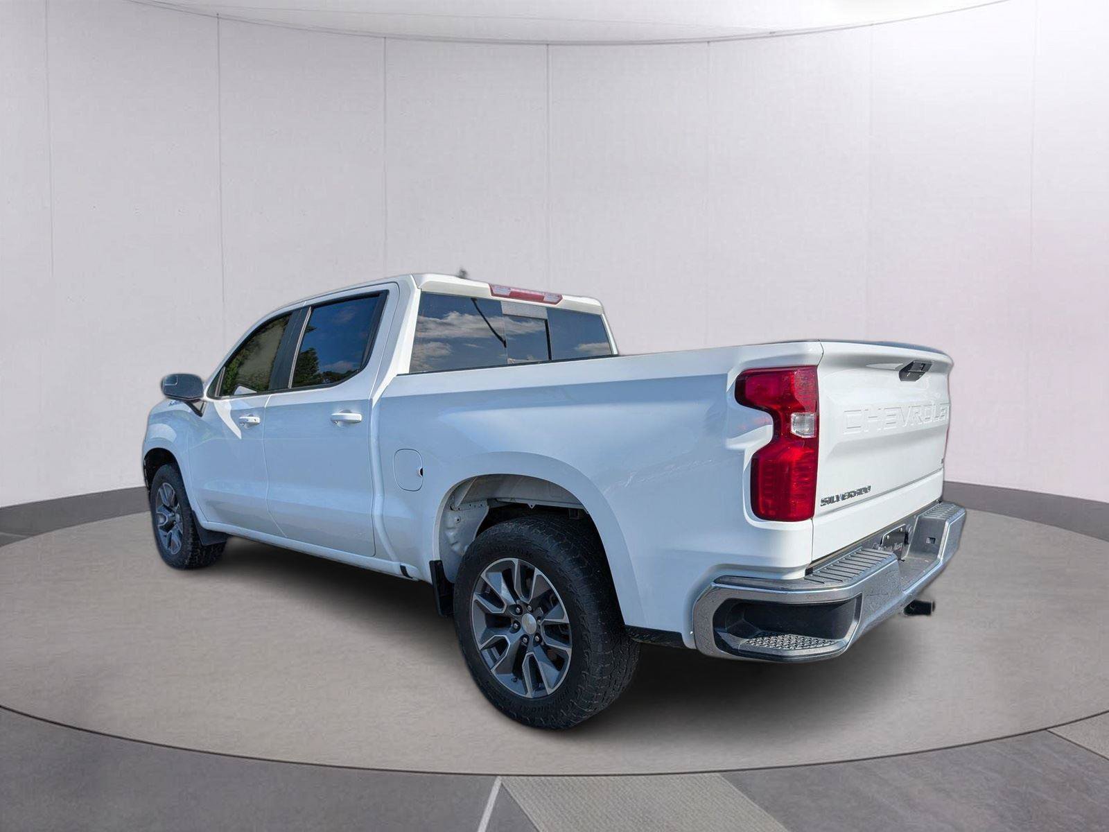 Used 2021 Chevrolet Silverado 1500 LT w/ All Star Edition Plus RWD image 3