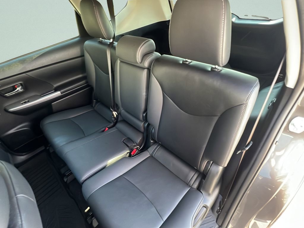 Used 2017 Toyota Prius V Four FWD image 10