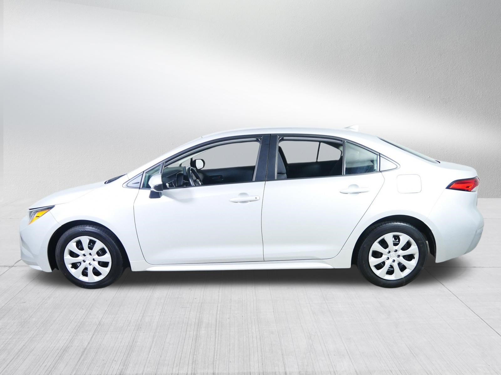 Used 2024 Toyota Corolla LE FWD image 4