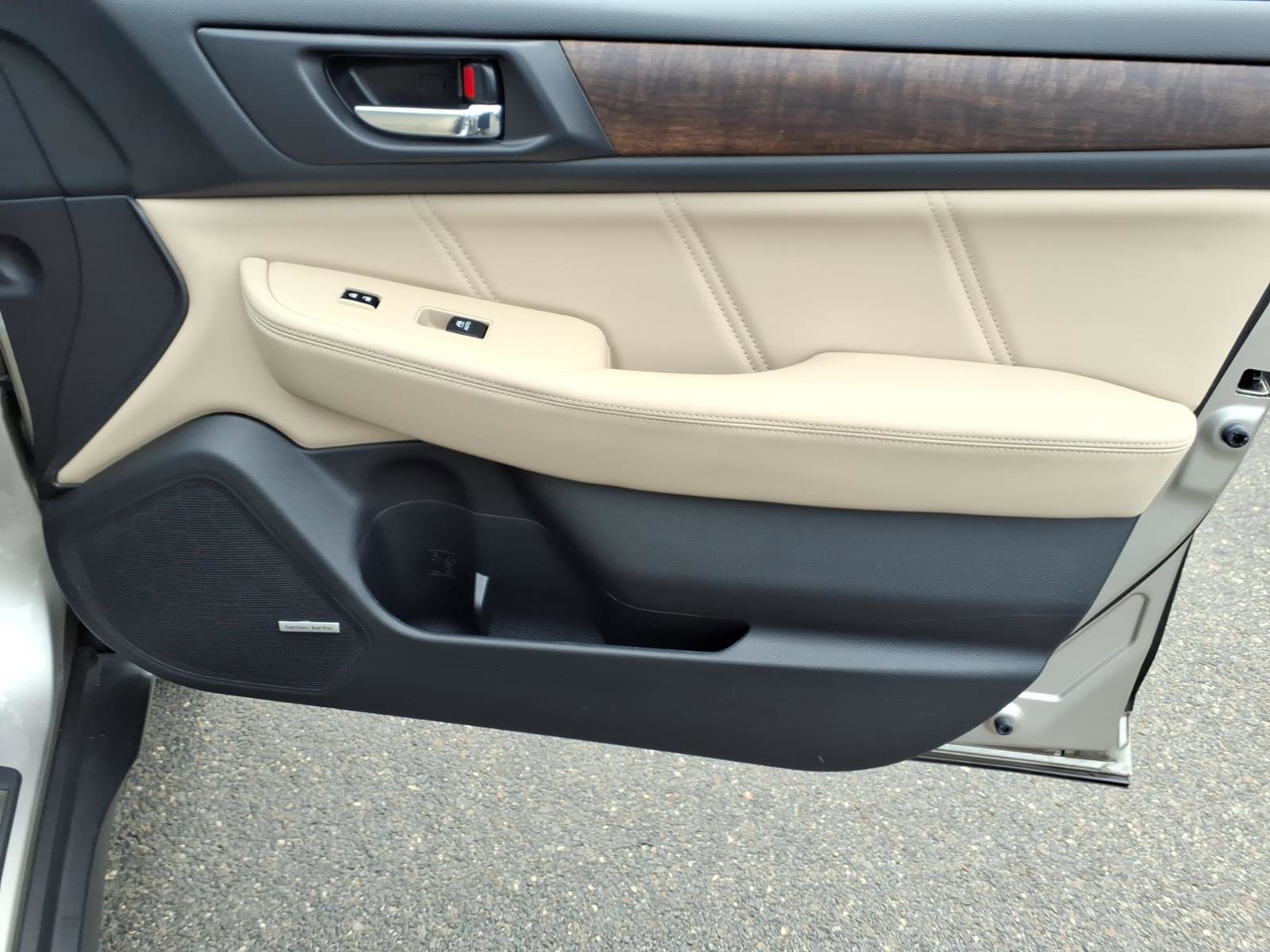 Used 2018 Subaru Outback 2.5i Limited AWD/4WD image 9