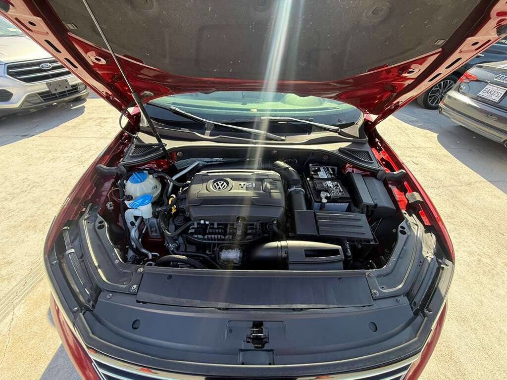 Used 2017 Volkswagen Passat 1.8T SE FWD image 6
