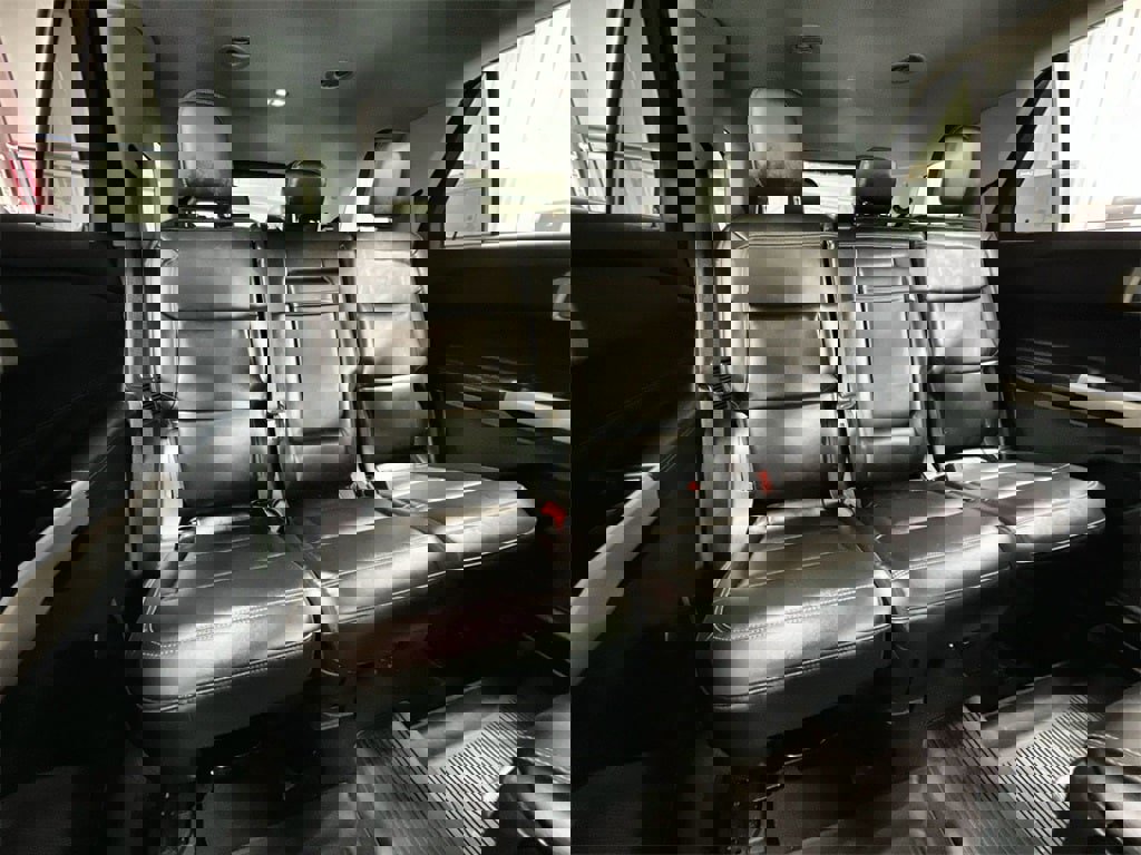 Used 2022 Ford Explorer XLT w/ Equipment Group 202A image 25