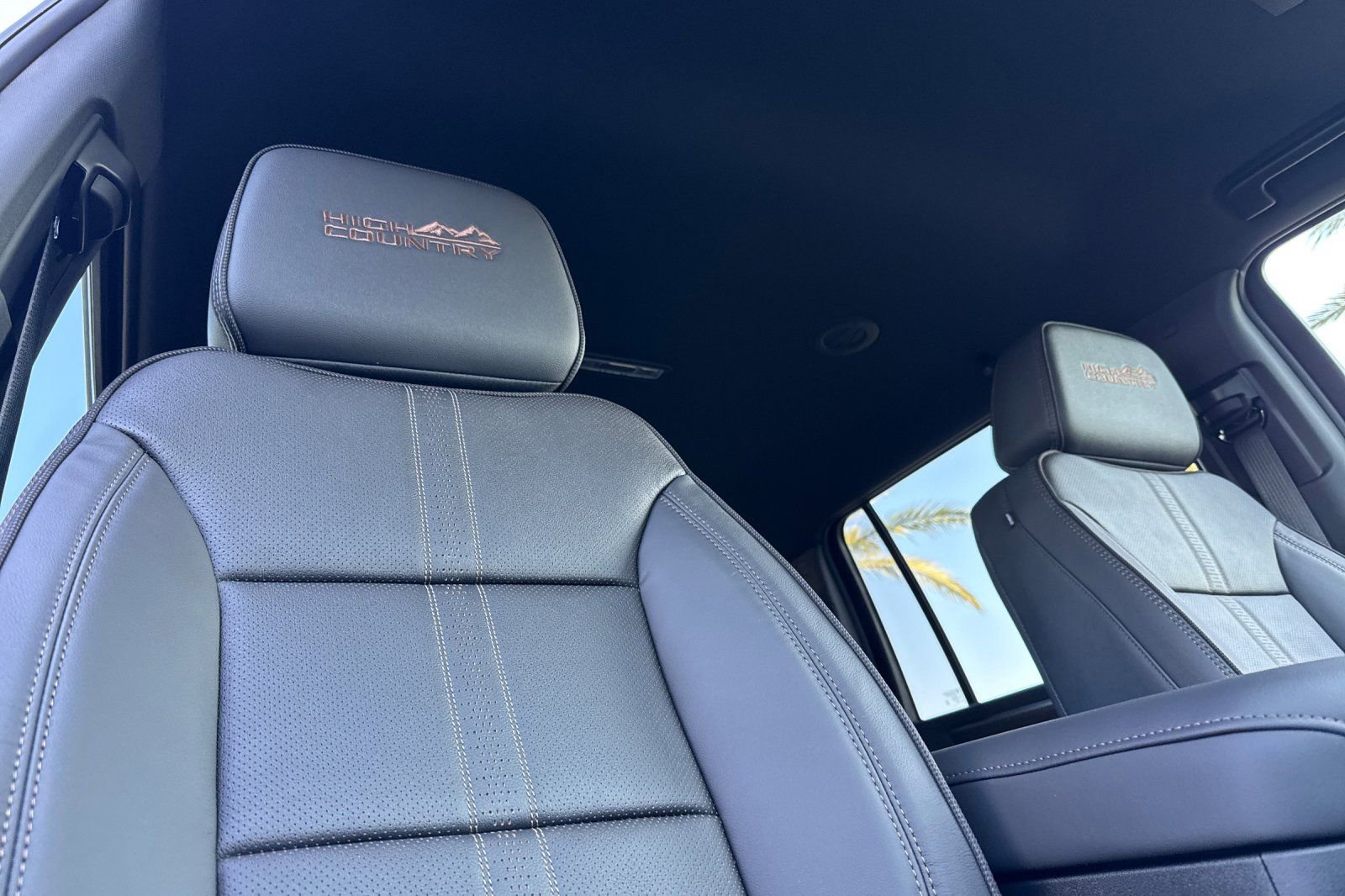 New 2026 Chevrolet Suburban High Country image 17