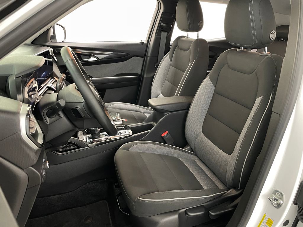 Certified 2025 Chevrolet TrailBlazer LT w/ LT Cold Weather Package FWD image 20