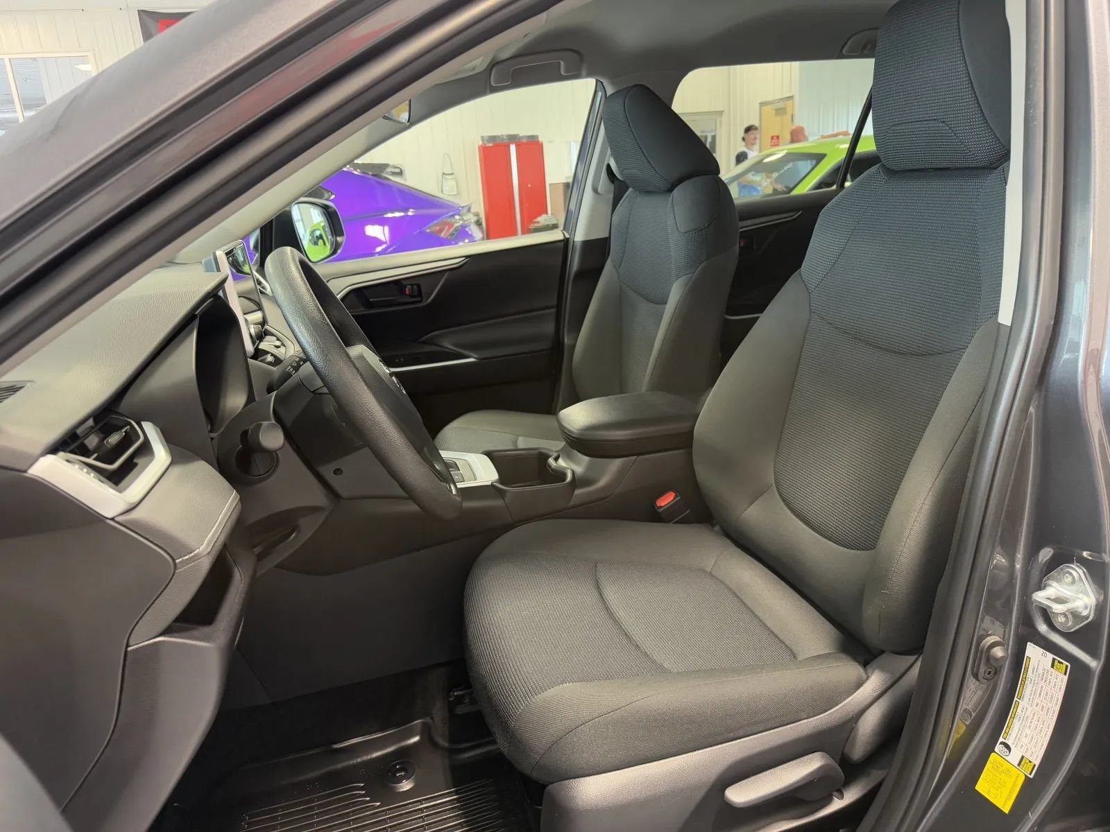 Used 2025 Toyota RAV4 LE AWD/4WD image 11