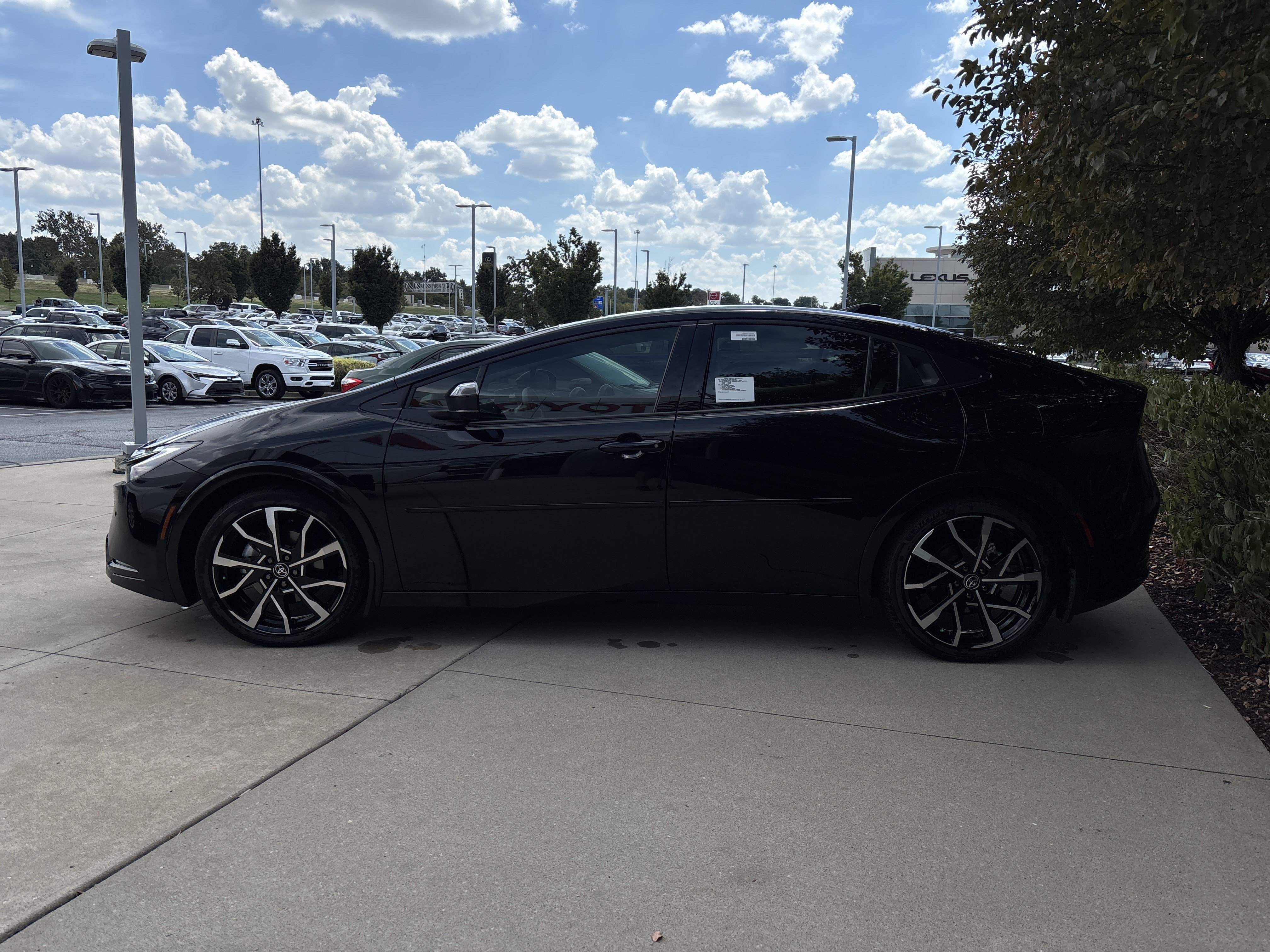Used 2026 Toyota Prius Plug-In Hybrid w/ Limited Premium Package FWD image 7