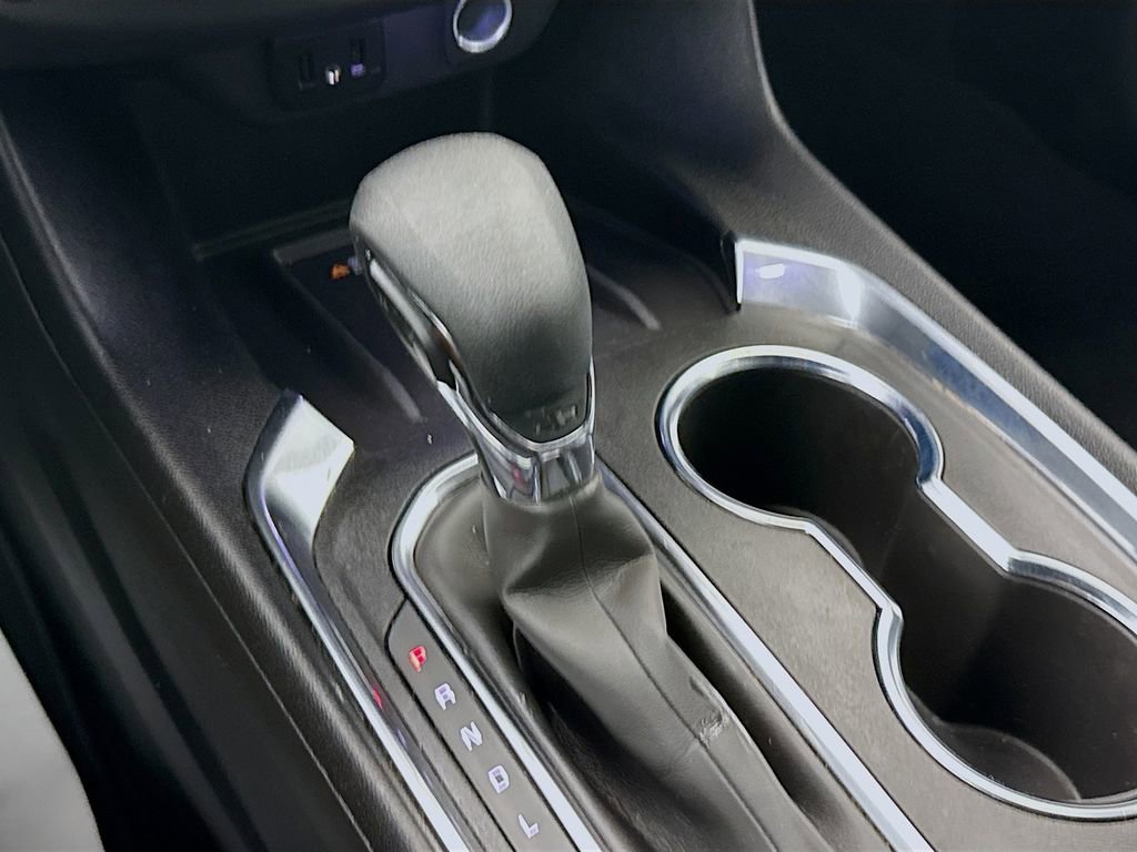 Used 2023 Chevrolet Traverse LT w/ Rear Camera Mirror Package image 17