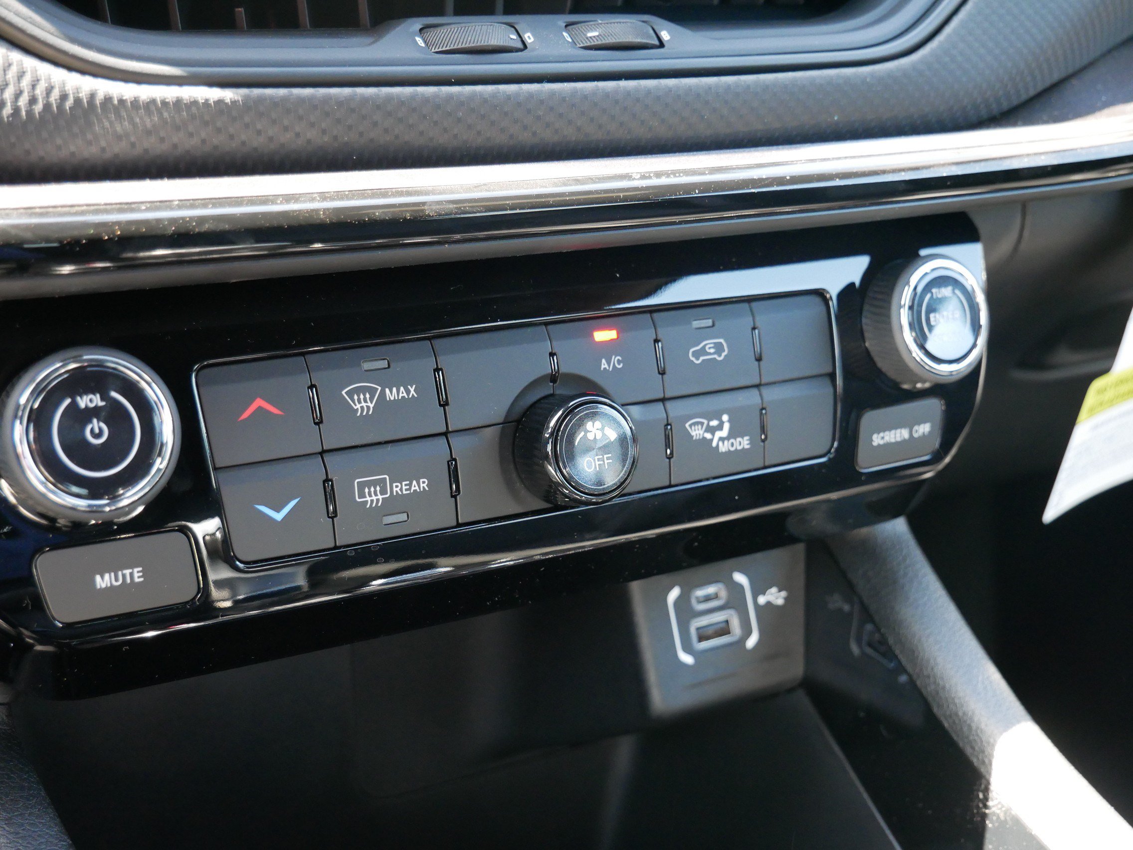 New 2026 Jeep Compass Latitude AWD/4WD image 15