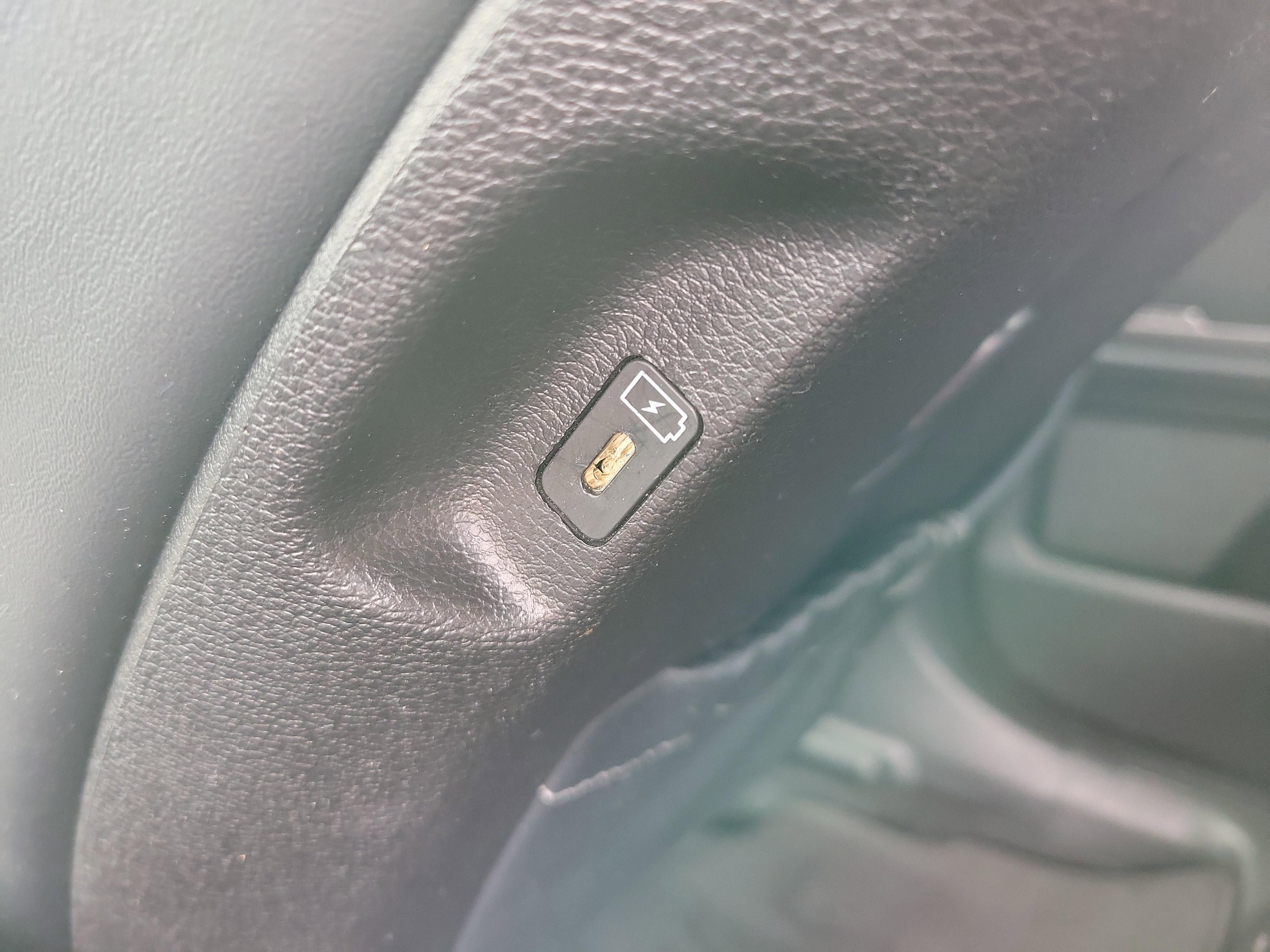 Used 2024 Kia Telluride S w/ S Sunroof Package image 13