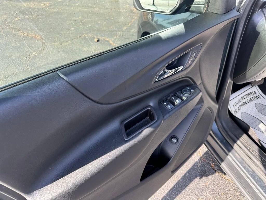 Used 2020 Chevrolet Equinox LT image 16