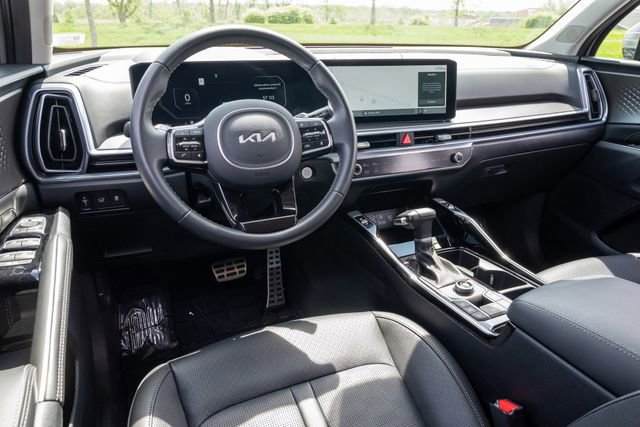 Certified 2025 Kia Sorento SX image 7
