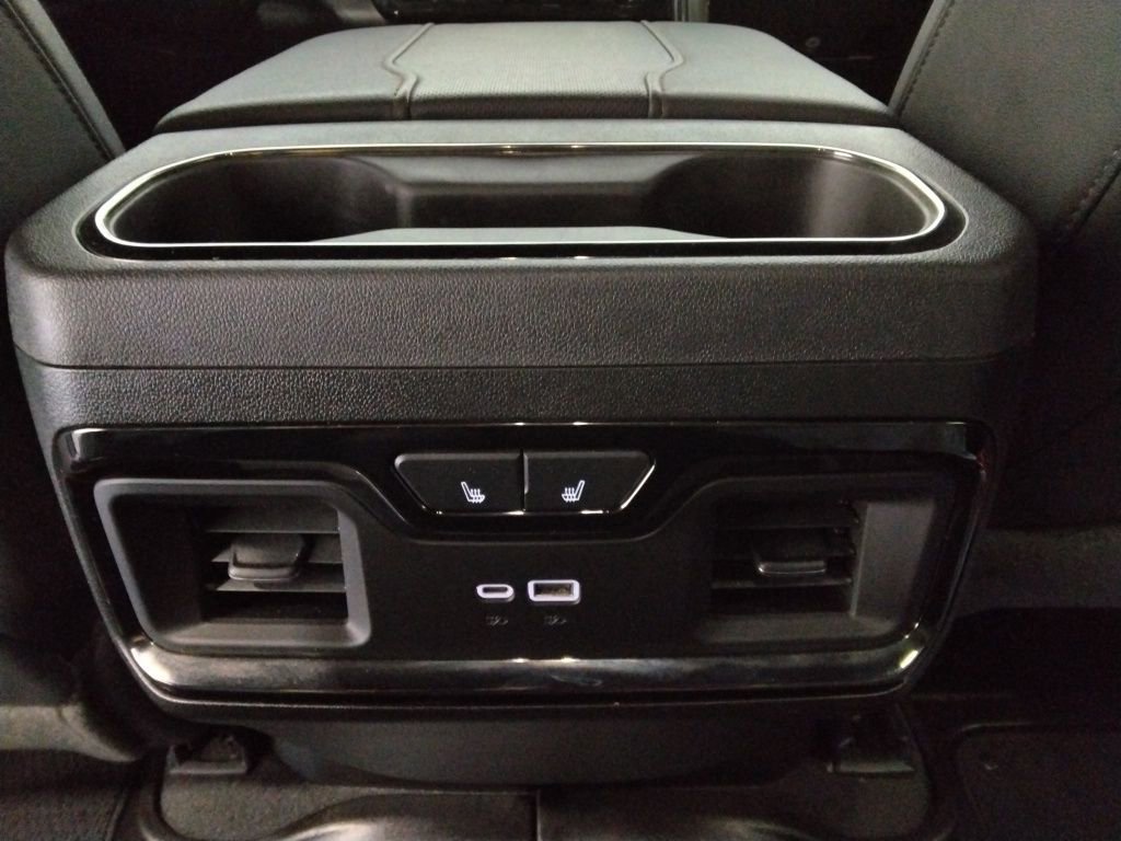 Used 2024 GMC Sierra 1500 AT4 w/ Technology Package image 38