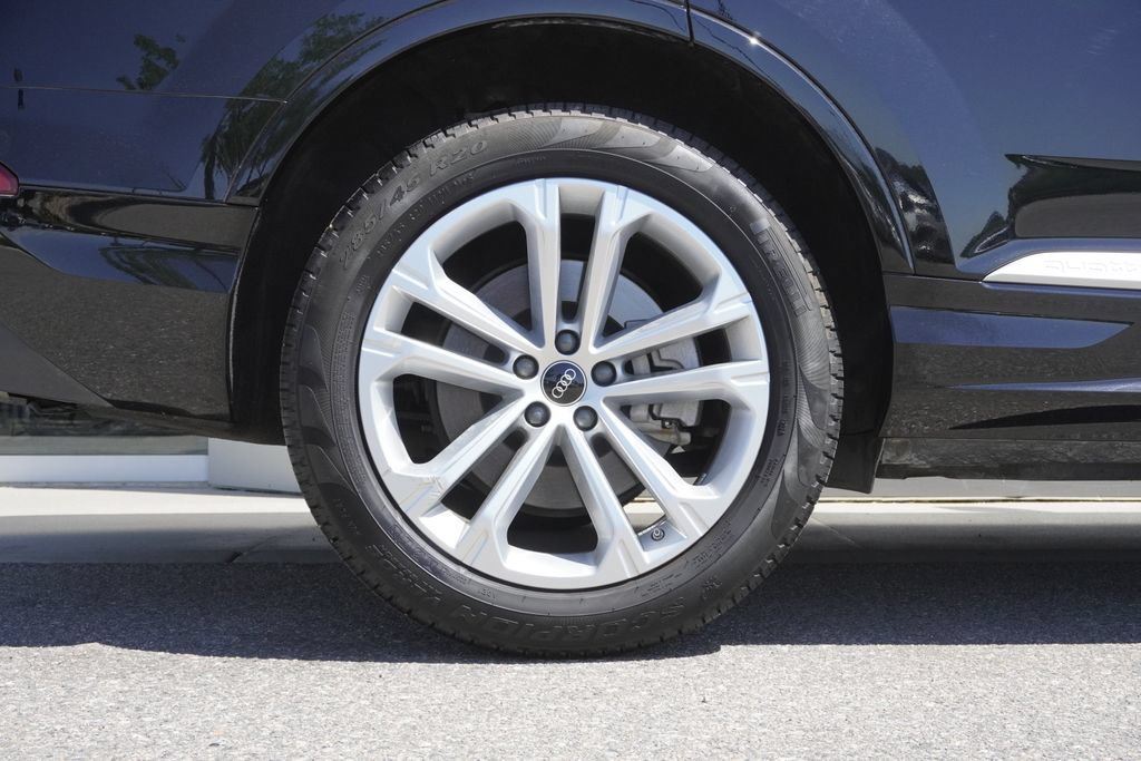 Used 2025 Audi Q7 3.0T Premium Plus AWD/4WD image 34
