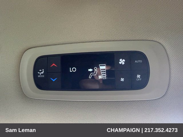 Used 2024 Chrysler Pacifica Touring-L FWD image 35