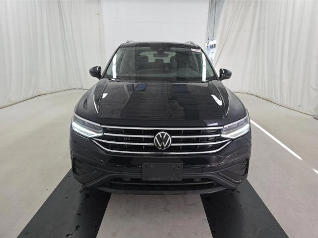 Used 2022 Volkswagen Tiguan SE image 2