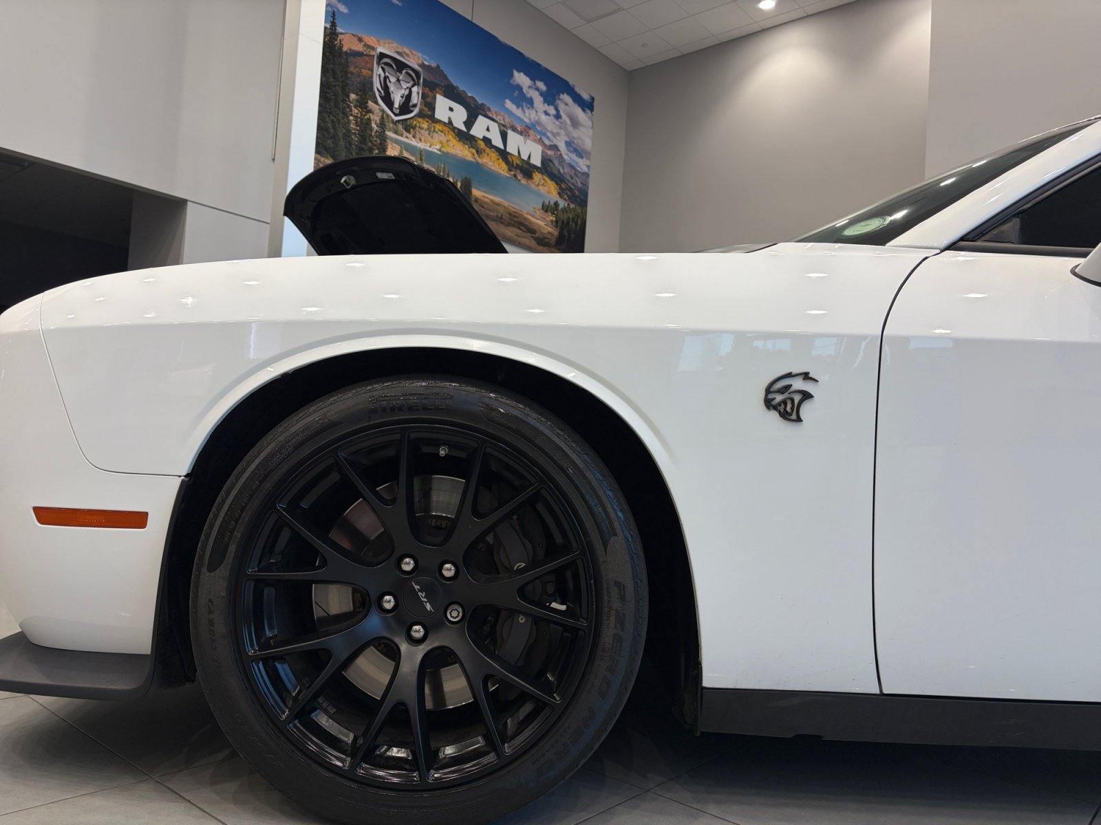 Used 2019 Dodge Challenger SRT Hellcat w/ Plus Package RWD image 10