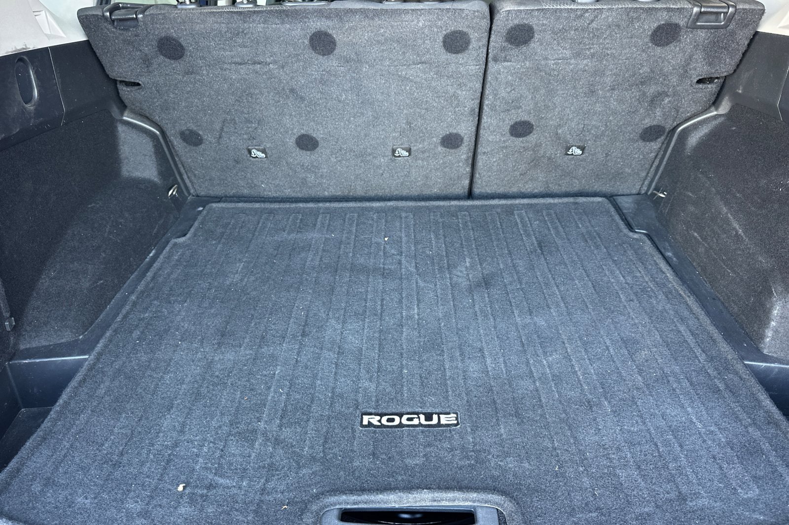 Used 2025 Nissan Rogue SV image 15