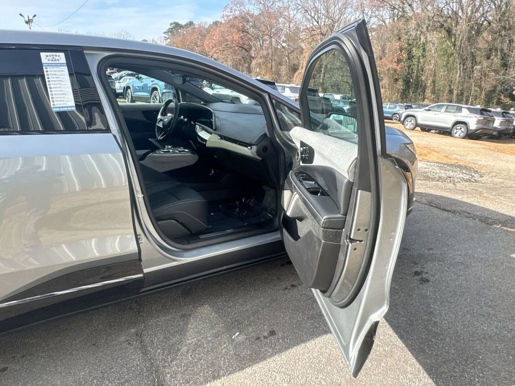 Used 2025 Cadillac Optiq Sport 2 image 31