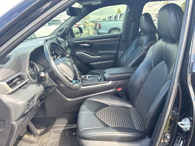 Used 2022 Toyota Highlander XSE AWD/4WD image 9