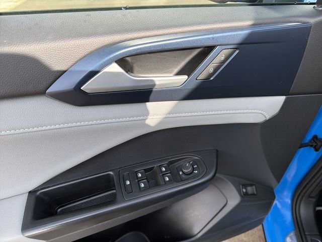 Used 2023 Volkswagen Taos SE w/ Panoramic Sunroof Package image 15