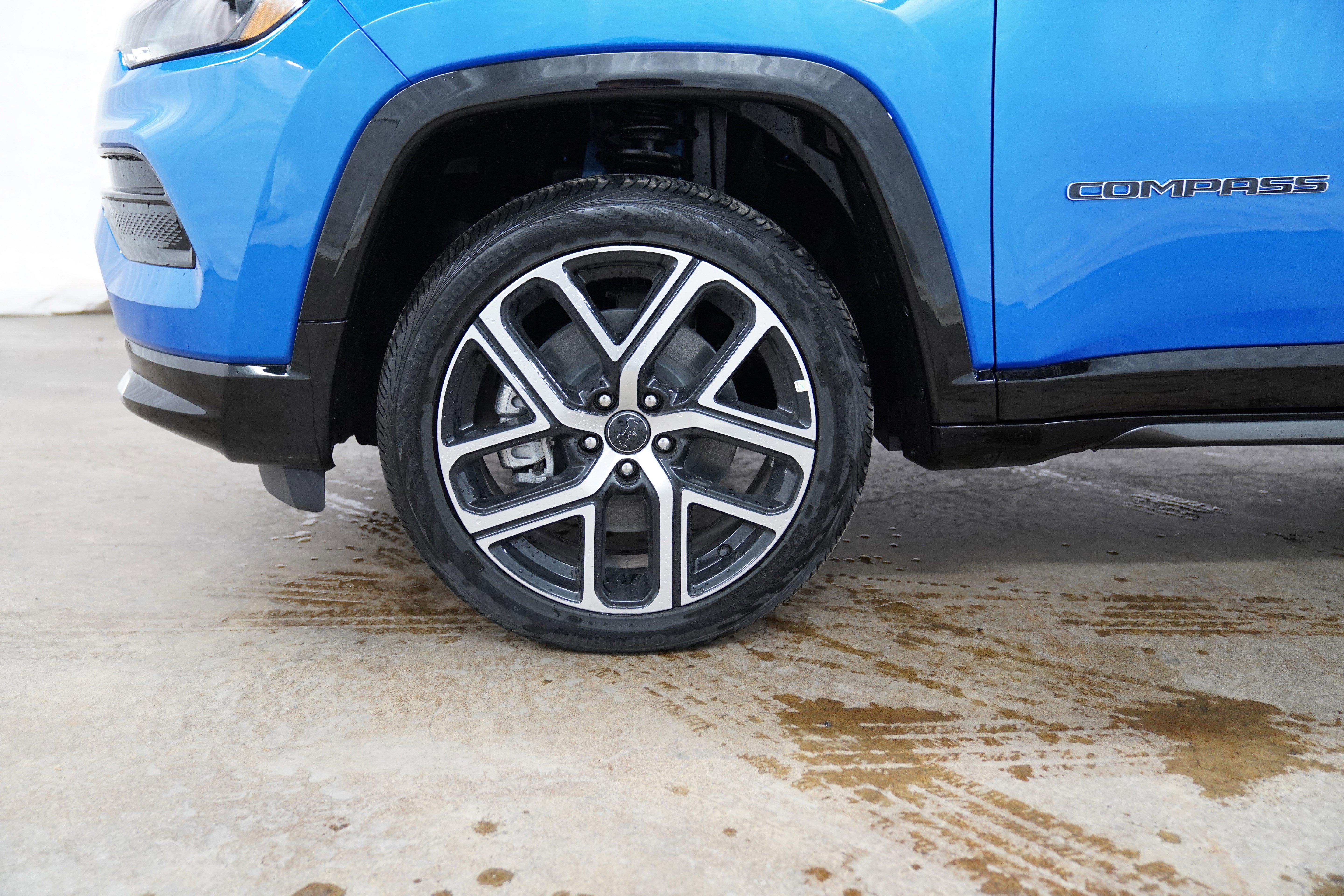 New 2025 Jeep Compass Limited w/ Elite Group image 15