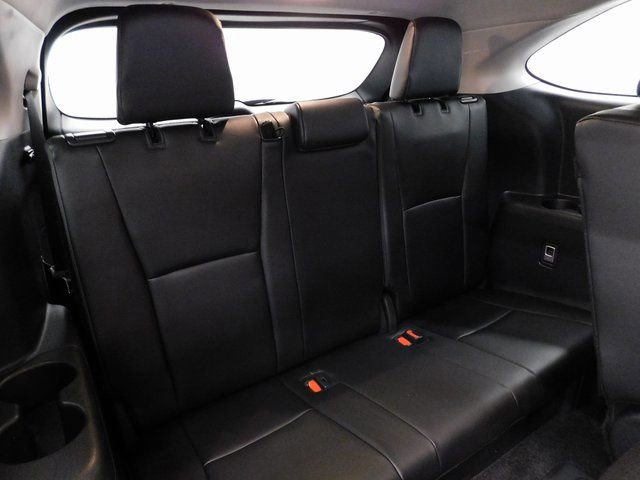 Used 2025 Toyota Highlander XLE image 33
