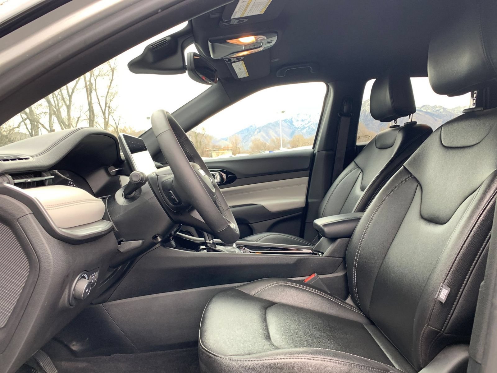 Used 2025 Jeep Compass Limited AWD/4WD image 28