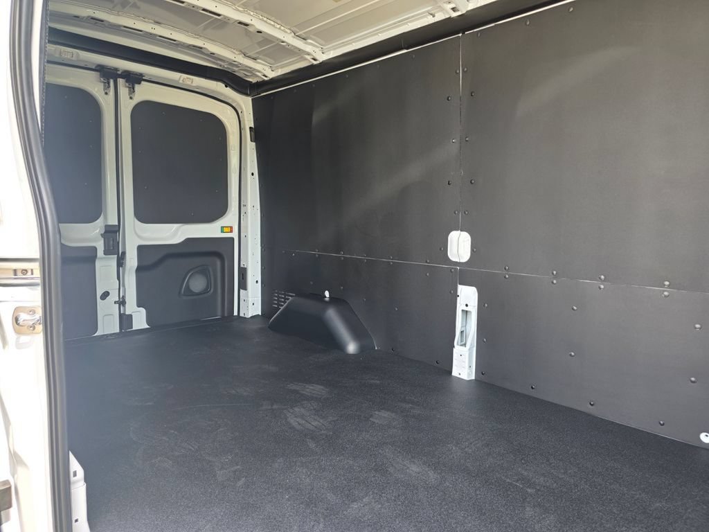 New 2026 Ford Transit 250 148 Medium Roof w/ Load Area Protection Package RWD image 15