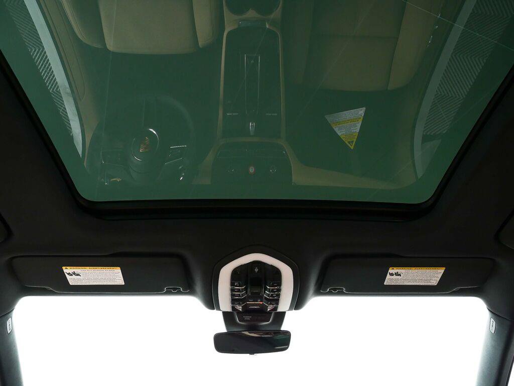 Certified 2026 Porsche Macan AWD/4WD image 20