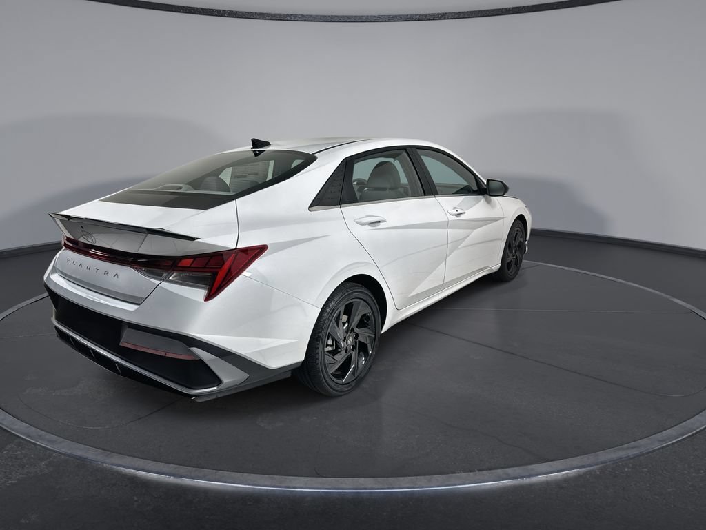 New 2026 Hyundai Elantra SEL Sport Premium FWD image 8