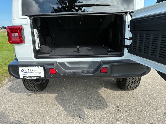 New 2026 Jeep Wrangler Unlimited Sahara AWD/4WD image 35