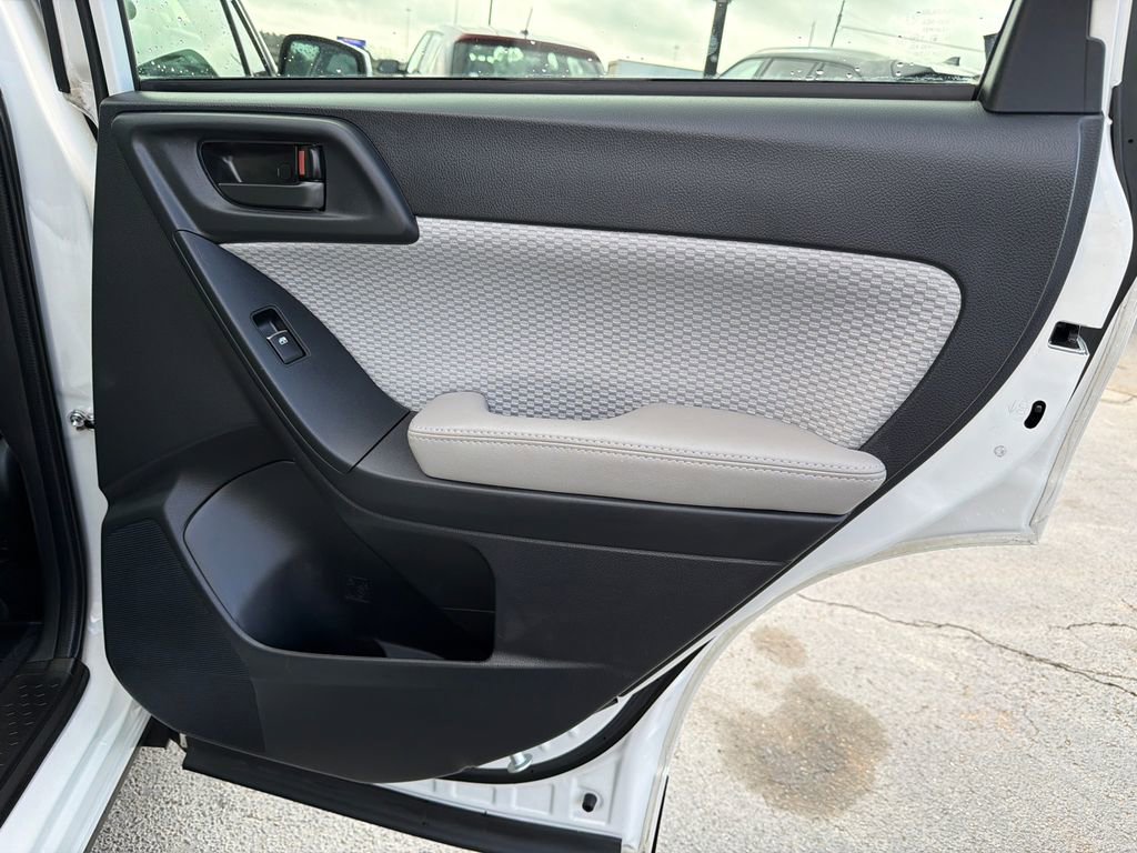 Used 2018 Subaru Forester 2.5i Premium image 16