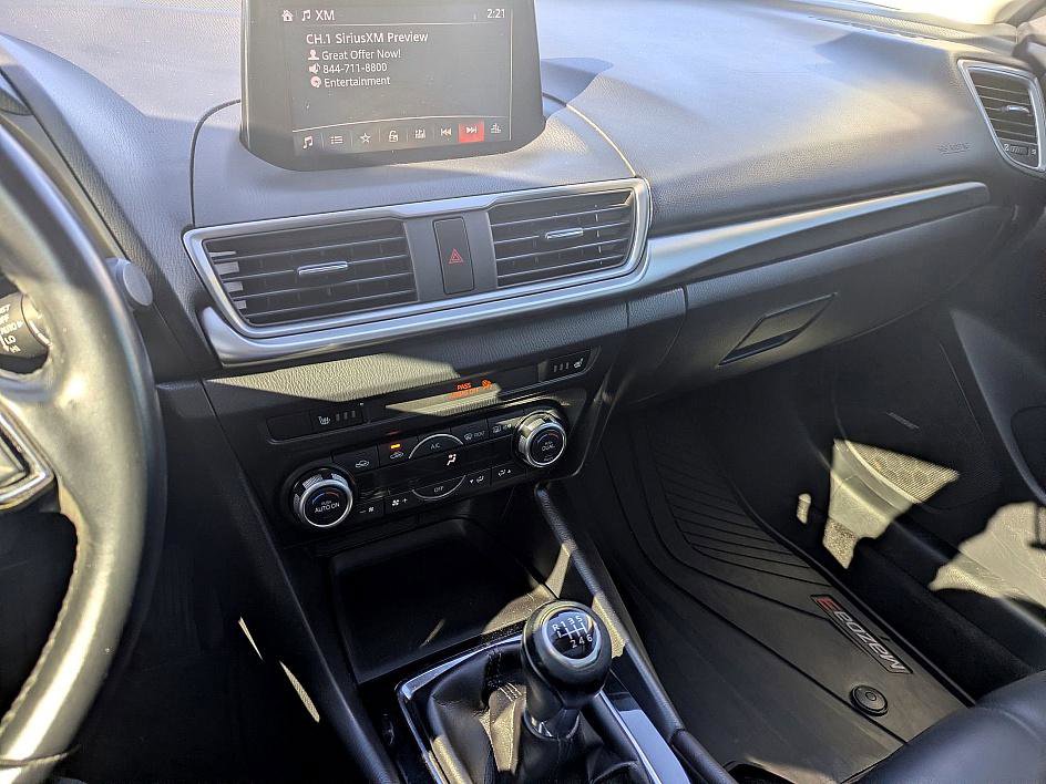 Used 2018 MAZDA MAZDA3 Touring image 21